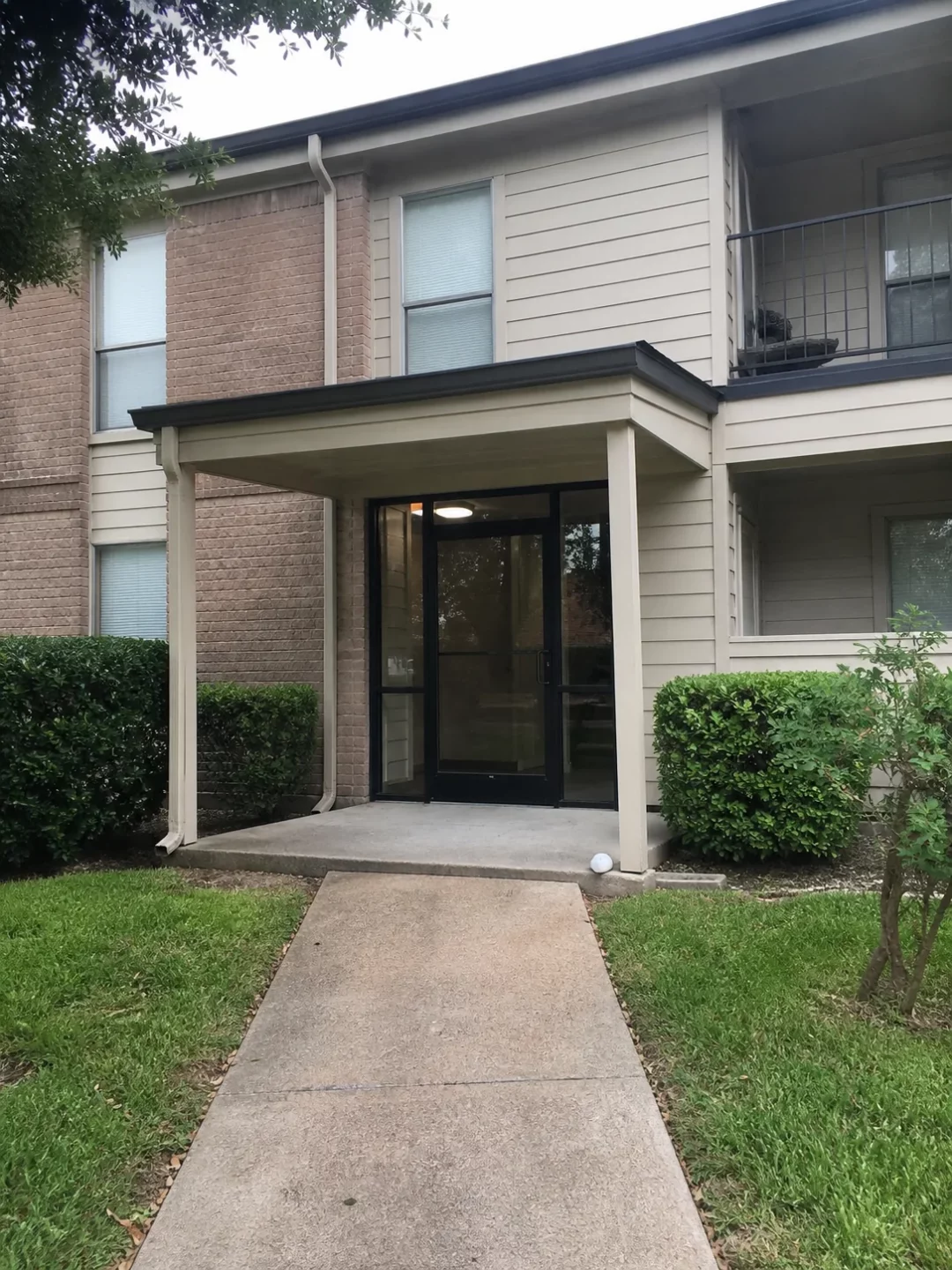 Common entrance at a Houston apartment property