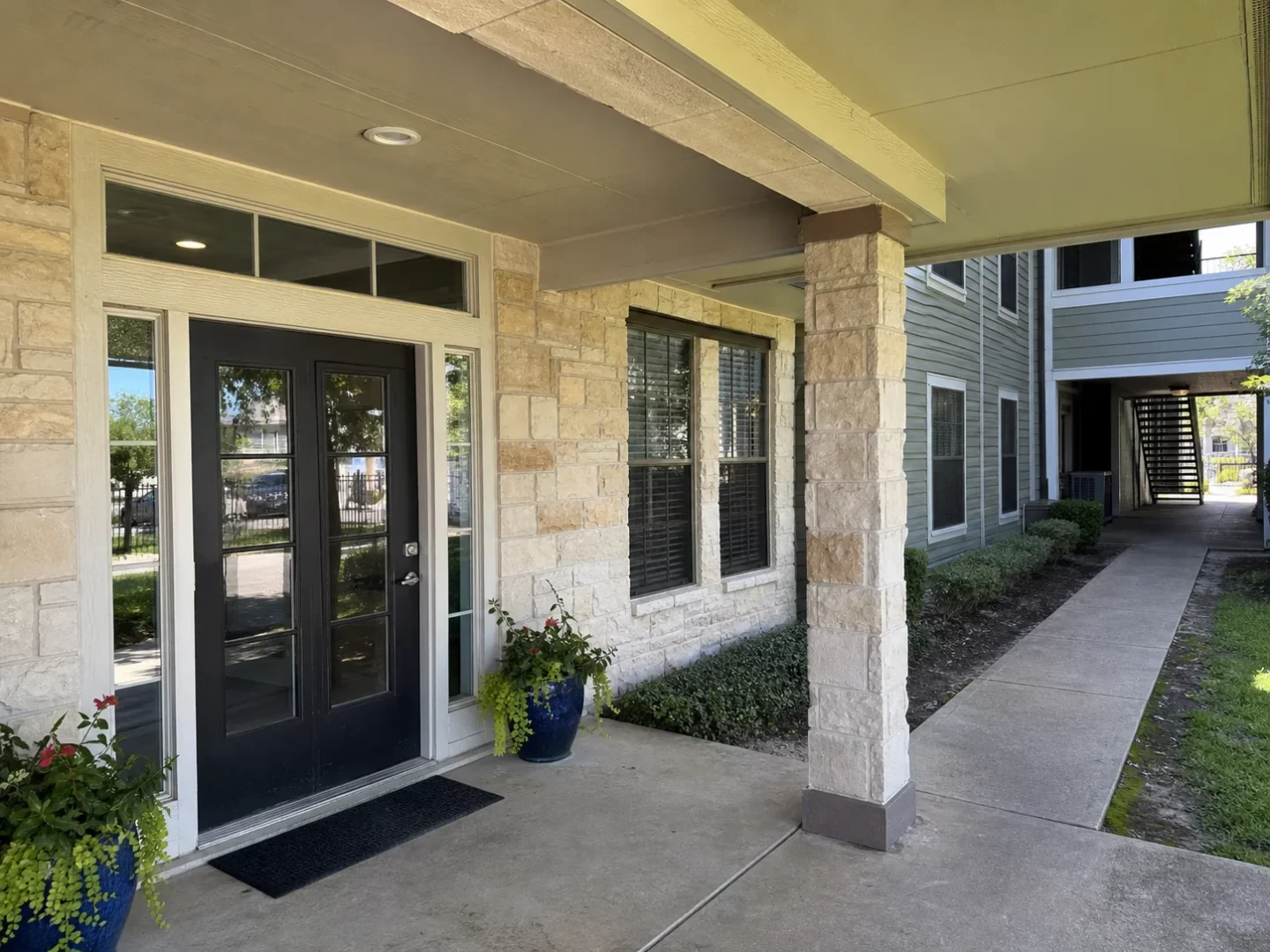 Apartment walkway near the leasing area